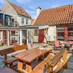 3 Bedroom Gorgeous In Semesterbostad
