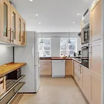 3 Bedroom Gorgeous In *