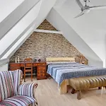 3 Bedroom Gorgeous In Semesterbostad *