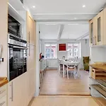 3 Bedroom Gorgeous In Semesterbostad *