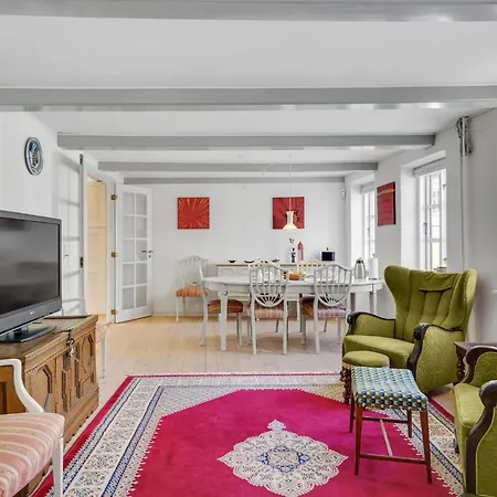 3 Bedroom Gorgeous In Semesterbostad