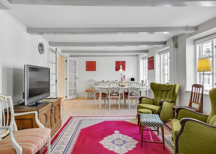 3 Bedroom Gorgeous In Semesterbostad